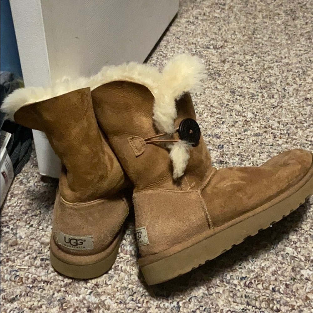 Camel ankle ugg boots.  Women’s size 7.